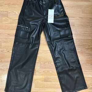 Vanilla star woman’s cargo pants black pleather small